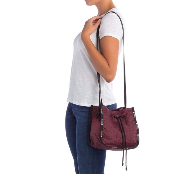 ✔️SOLD NWT LeSportsac Drawstring Crossbody Bag - Picture 3 of 7